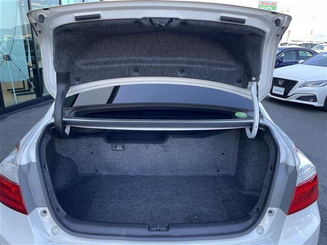 アコードハイブリッド EX 純正ナビ・フルセグTV・バックカメラ・ETC・電動リアサンシェード・前席パワーシート・社外フロアマット・純正17インチAW・レーダークルーズコントロール・前後コーナーセンサー・LEDヘッドライト・取説(28枚目)