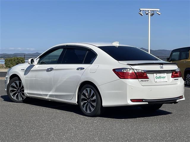 アコードハイブリッド EX 純正ナビ・フルセグTV・バックカメラ・ETC・電動リアサンシェード・前席パワーシート・社外フロアマット・純正17インチAW・レーダークルーズコントロール・前後コーナーセンサー・LEDヘッドライト・取説(34枚目)