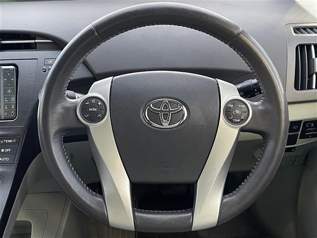 プリウス Ｓ　ＬＥＤエディション　純正ナビ・プッシュスタート・ステアリングスイッチ・ビルトインＥＴＣ・バックカメラ・ヘッドライトウォッシャー・ＬＥＤライト・フォグライト・純正フロアマット・スマートスペアキー・ドアバイザー・パワステ（11枚目）