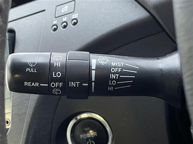 プリウス Ｓ　ＬＥＤエディション　純正ナビ・プッシュスタート・ステアリングスイッチ・ビルトインＥＴＣ・バックカメラ・ヘッドライトウォッシャー・ＬＥＤライト・フォグライト・純正フロアマット・スマートスペアキー・ドアバイザー・パワステ（14枚目）