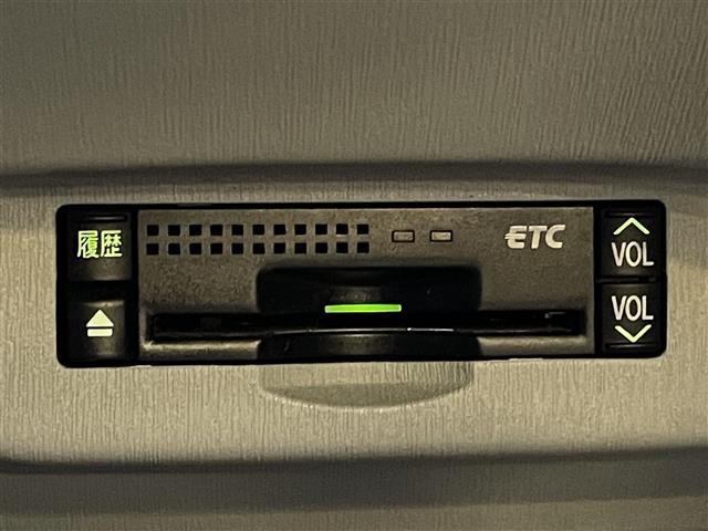 プリウス Ｓ　ＬＥＤエディション　純正ナビ・プッシュスタート・ステアリングスイッチ・ビルトインＥＴＣ・バックカメラ・ヘッドライトウォッシャー・ＬＥＤライト・フォグライト・純正フロアマット・スマートスペアキー・ドアバイザー・パワステ（19枚目）