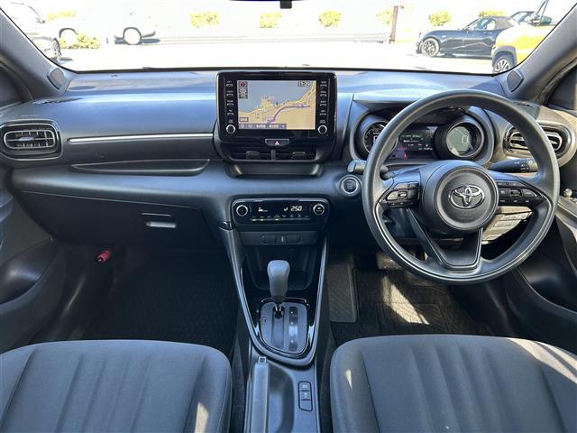 ヤリス Ｇ　ワンオーナー・純正９インチナビ・レーダークルコン・レーンキープ・横滑り防止・衝突被害・バックカメラ・ＥＴＣ・ＬＥＤライト・オートライト・オートハイビーム・コーナーセンサー・Ｐスタート・スマートキー（2枚目）