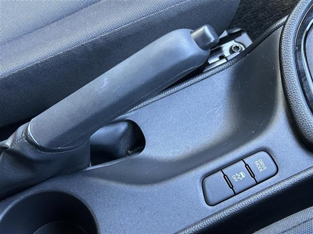 ヤリス Ｇ　ワンオーナー・純正９インチナビ・レーダークルコン・レーンキープ・横滑り防止・衝突被害・バックカメラ・ＥＴＣ・ＬＥＤライト・オートライト・オートハイビーム・コーナーセンサー・Ｐスタート・スマートキー（8枚目）