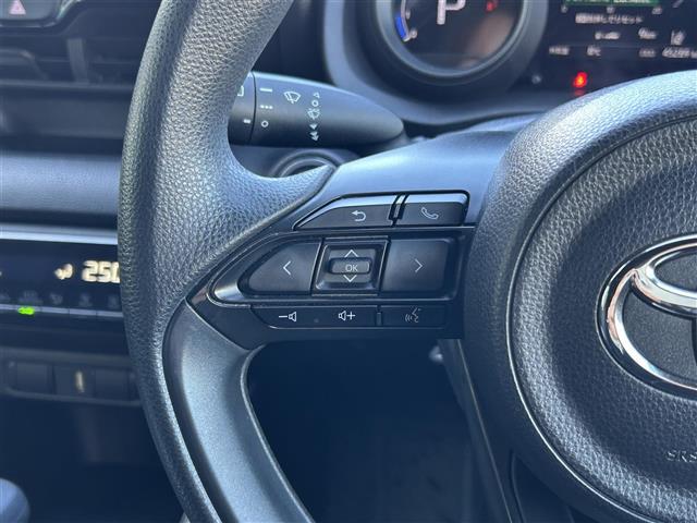 ヤリス Ｇ　ワンオーナー・純正９インチナビ・レーダークルコン・レーンキープ・横滑り防止・衝突被害・バックカメラ・ＥＴＣ・ＬＥＤライト・オートライト・オートハイビーム・コーナーセンサー・Ｐスタート・スマートキー（10枚目）