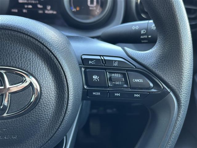 ヤリス Ｇ　ワンオーナー・純正９インチナビ・レーダークルコン・レーンキープ・横滑り防止・衝突被害・バックカメラ・ＥＴＣ・ＬＥＤライト・オートライト・オートハイビーム・コーナーセンサー・Ｐスタート・スマートキー（11枚目）