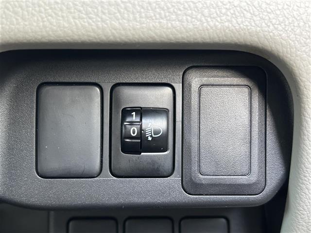 デイズ Ｘ　純正ナビ・ワンセグテレビ・アラウンドビュー・前後コーナーセンサー・横滑り防止装置・衝突被害軽減ブレーキ・ＥＴＣ・アイドリングストップ・プッシュスタート・スマートキー・ハロゲンヘッドライト・禁煙車（16枚目）