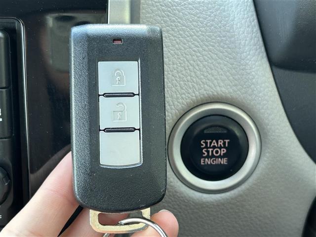 デイズ Ｘ　純正ナビ・ワンセグテレビ・アラウンドビュー・前後コーナーセンサー・横滑り防止装置・衝突被害軽減ブレーキ・ＥＴＣ・アイドリングストップ・プッシュスタート・スマートキー・ハロゲンヘッドライト・禁煙車（18枚目）