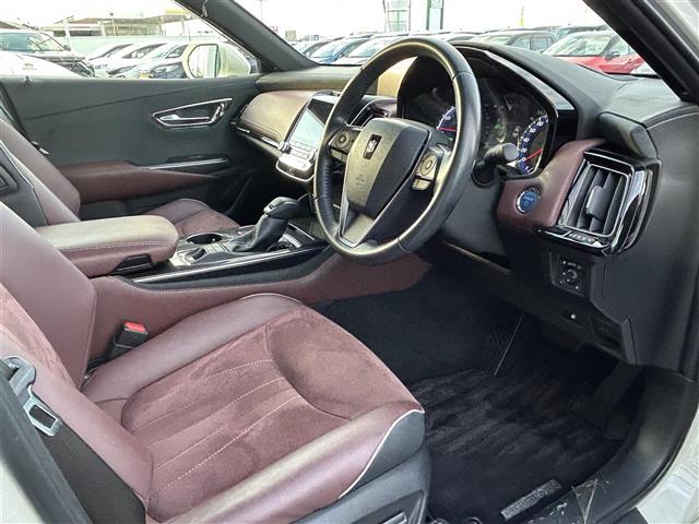 クラウンハイブリッド ＲＳアドバンス　純正ＳＤナビ（フルセグテレビ／ＡＭ／ＦＭラジオ／ＣＤ／ＤＶＤ／ＵＳＢ／Ｂｌｕｅｔｏｏｔｈ）・クルーズコントロール（追従走行あり）・アラウンドビューモニター・ブラインドスポットモニター・フォグランプ（5枚目）