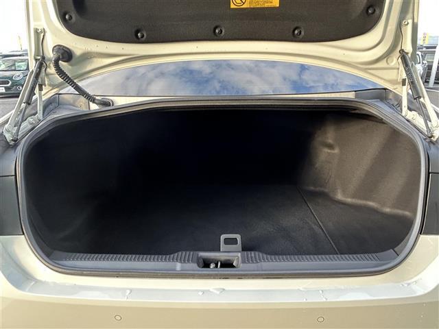 クラウンハイブリッド ＲＳアドバンス　純正ＳＤナビ（フルセグテレビ／ＡＭ／ＦＭラジオ／ＣＤ／ＤＶＤ／ＵＳＢ／Ｂｌｕｅｔｏｏｔｈ）・クルーズコントロール（追従走行あり）・アラウンドビューモニター・ブラインドスポットモニター・フォグランプ（9枚目）