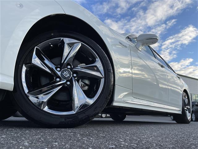 クラウンハイブリッド ＲＳアドバンス　純正ＳＤナビ（フルセグテレビ／ＡＭ／ＦＭラジオ／ＣＤ／ＤＶＤ／ＵＳＢ／Ｂｌｕｅｔｏｏｔｈ）・クルーズコントロール（追従走行あり）・アラウンドビューモニター・ブラインドスポットモニター・フォグランプ（41枚目）