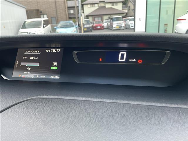 セレナ ハイウェイスター　プロパイロットエディション　純正９インチナビ・フリップダウンモニター・バックカメラ・プロパイロット・エマージェンシーブレーキ・レーンアシスト・コーナーセンサー・プッシュスタート・スマートキー・横滑り防止装置・ＬＥＤヘッドライト（8枚目）