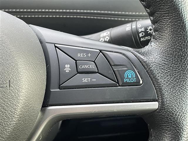 セレナ ハイウェイスター　プロパイロットエディション　純正９インチナビ・フリップダウンモニター・バックカメラ・プロパイロット・エマージェンシーブレーキ・レーンアシスト・コーナーセンサー・プッシュスタート・スマートキー・横滑り防止装置・ＬＥＤヘッドライト（11枚目）