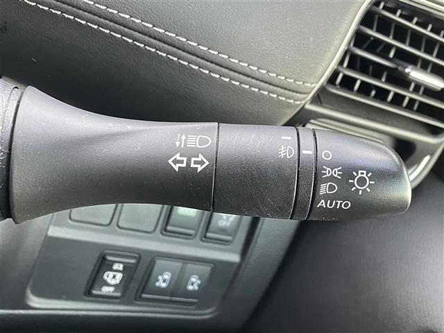 セレナ ハイウェイスター　プロパイロットエディション　純正９インチナビ・フリップダウンモニター・バックカメラ・プロパイロット・エマージェンシーブレーキ・レーンアシスト・コーナーセンサー・プッシュスタート・スマートキー・横滑り防止装置・ＬＥＤヘッドライト（13枚目）