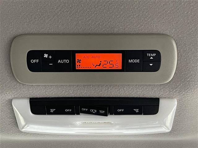 セレナ ハイウェイスター　プロパイロットエディション　純正９インチナビ・フリップダウンモニター・バックカメラ・プロパイロット・エマージェンシーブレーキ・レーンアシスト・コーナーセンサー・プッシュスタート・スマートキー・横滑り防止装置・ＬＥＤヘッドライト（16枚目）