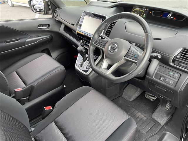 セレナ ハイウェイスター　プロパイロットエディション　純正９インチナビ・フリップダウンモニター・バックカメラ・プロパイロット・エマージェンシーブレーキ・レーンアシスト・コーナーセンサー・プッシュスタート・スマートキー・横滑り防止装置・ＬＥＤヘッドライト（18枚目）