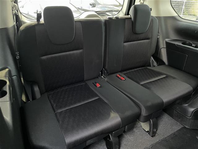 セレナ ハイウェイスター　プロパイロットエディション　純正９インチナビ・フリップダウンモニター・バックカメラ・プロパイロット・エマージェンシーブレーキ・レーンアシスト・コーナーセンサー・プッシュスタート・スマートキー・横滑り防止装置・ＬＥＤヘッドライト（21枚目）