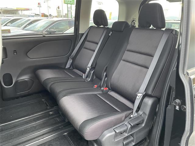 セレナ ハイウェイスター　プロパイロットエディション　純正９インチナビ・フリップダウンモニター・バックカメラ・プロパイロット・エマージェンシーブレーキ・レーンアシスト・コーナーセンサー・プッシュスタート・スマートキー・横滑り防止装置・ＬＥＤヘッドライト（24枚目）