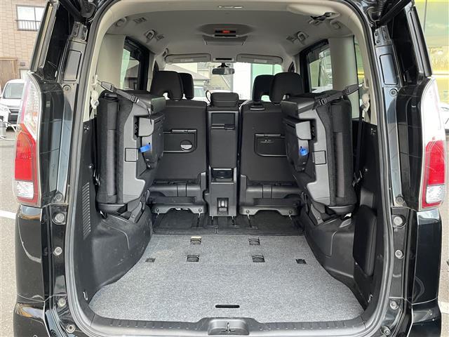 セレナ ハイウェイスター　プロパイロットエディション　純正９インチナビ・フリップダウンモニター・バックカメラ・プロパイロット・エマージェンシーブレーキ・レーンアシスト・コーナーセンサー・プッシュスタート・スマートキー・横滑り防止装置・ＬＥＤヘッドライト（27枚目）