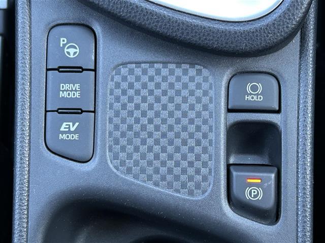 ヤリスクロス ハイブリッドＺ　純正ナビ・フルセグテレビ・バックカメラ・パワーシート・シートヒーター・ステアリングヒーター・パワーバックドア・オートマチックハイビーム・レーントレーシングアシスト・パーキングサポートブレーキ・ＥＴＣ（8枚目）