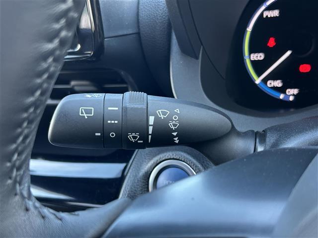 ヤリスクロス ハイブリッドＺ　純正ナビ・フルセグテレビ・バックカメラ・パワーシート・シートヒーター・ステアリングヒーター・パワーバックドア・オートマチックハイビーム・レーントレーシングアシスト・パーキングサポートブレーキ・ＥＴＣ（16枚目）