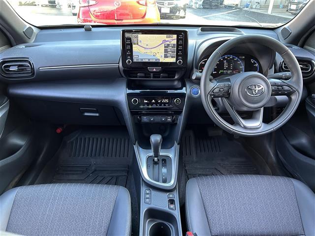 ヤリスクロス ハイブリッドＺ　純正ナビ・フルセグテレビ・バックカメラ・パワーシート・シートヒーター・ステアリングヒーター・パワーバックドア・オートマチックハイビーム・レーントレーシングアシスト・パーキングサポートブレーキ・ＥＴＣ（42枚目）