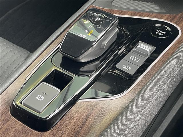 オーラ Ｇ　レザーエディション　純正ナビ・フルセグテレビ・ＢＯＳＥサウンド・全周囲カメラ・プロパイロット・シートヒーター・ステアリングヒーター・衝突軽減・ブラインドスポットモニター・オートハイビーム・コーナーセンサー・ドラレコ（9枚目）