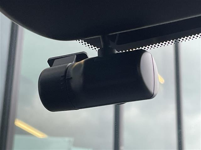 オーラ Ｇ　レザーエディション　純正ナビ・フルセグテレビ・ＢＯＳＥサウンド・全周囲カメラ・プロパイロット・シートヒーター・ステアリングヒーター・衝突軽減・ブラインドスポットモニター・オートハイビーム・コーナーセンサー・ドラレコ（10枚目）