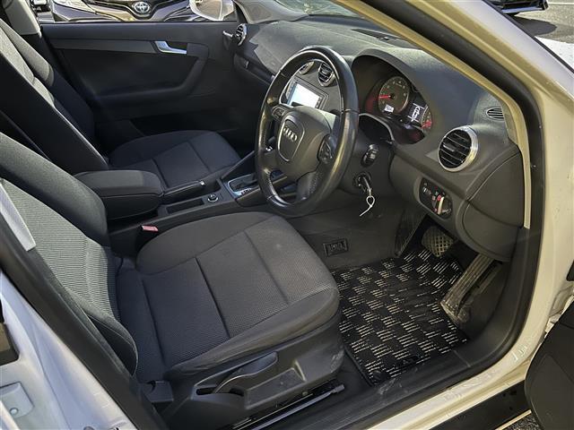 商談ルームにはキッズルームも完備しています☆お子様連れでもゆっくりとお車をお選びいただけます！