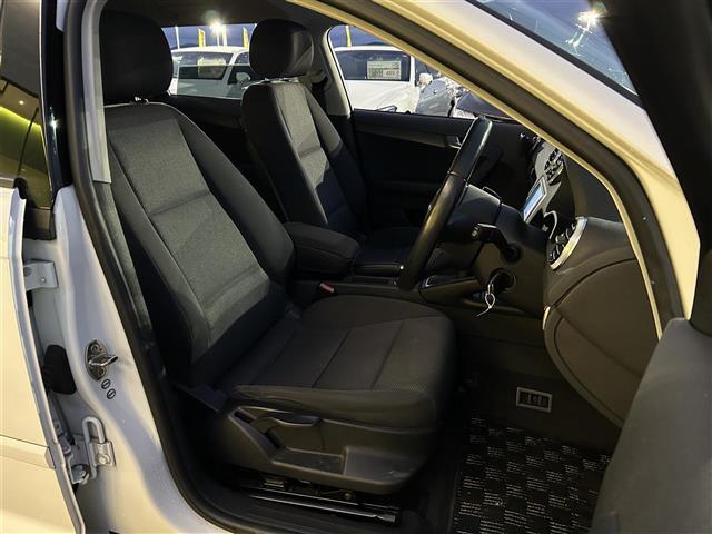 店頭在庫以外にも全国約４万台※の在庫から、ぴったりな１台をご提案します！※２０２３年１０月現在の在庫台数です。売約済の可能性があります。