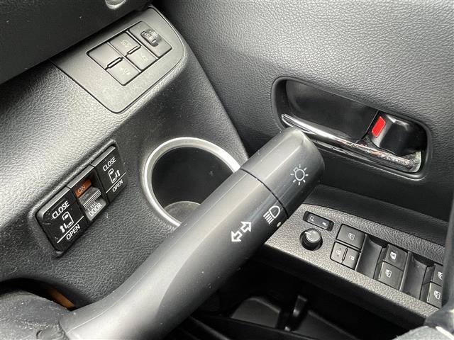 シエンタ Ｇ　純正ナビ・Ｂｌｕｅｔｏｏｔｈ・ＴＶ・ＦＭ・ＡＭ・ＨＤＭＩ外部入力・両側パワースライドドア・オートマチックハイビーム・純正ＬＥＤヘッドライト・レベライザー・ウィンカーミラー・エンジンスターター・ＥＴＣ（11枚目）