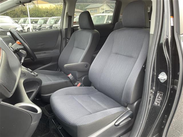 シエンタ Ｇ　純正ナビ・Ｂｌｕｅｔｏｏｔｈ・ＴＶ・ＦＭ・ＡＭ・ＨＤＭＩ外部入力・両側パワースライドドア・オートマチックハイビーム・純正ＬＥＤヘッドライト・レベライザー・ウィンカーミラー・エンジンスターター・ＥＴＣ（24枚目）