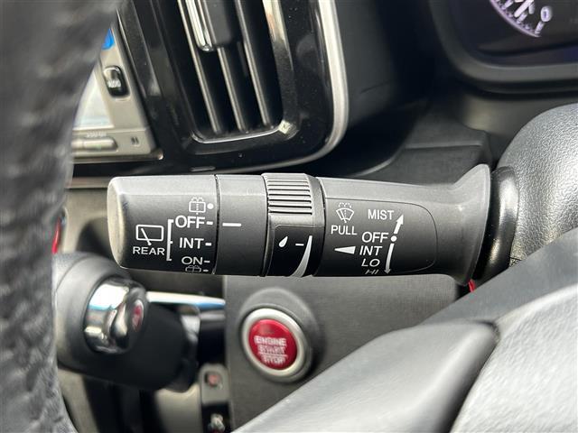 N-ONE プレミアム 純正ナビ・フルセグ・バックカメラ・ビルトインETC・UVカットガラス・純正14インチAW・純正フロアマット・オートライト・フォグランプ・衝突軽減ブレーキ・横滑り防止装置・アイドリングストップ・禁煙車(9枚目)