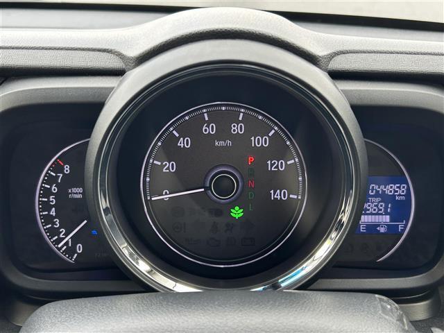 N-ONE プレミアム 純正ナビ・フルセグ・バックカメラ・ビルトインETC・UVカットガラス・純正14インチAW・純正フロアマット・オートライト・フォグランプ・衝突軽減ブレーキ・横滑り防止装置・アイドリングストップ・禁煙車(11枚目)