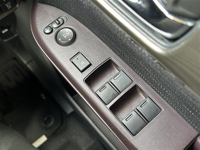 N-ONE プレミアム 純正ナビ・フルセグ・バックカメラ・ビルトインETC・UVカットガラス・純正14インチAW・純正フロアマット・オートライト・フォグランプ・衝突軽減ブレーキ・横滑り防止装置・アイドリングストップ・禁煙車(16枚目)