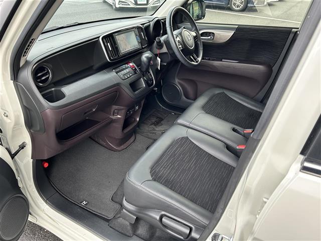 N-ONE プレミアム 純正ナビ・フルセグ・バックカメラ・ビルトインETC・UVカットガラス・純正14インチAW・純正フロアマット・オートライト・フォグランプ・衝突軽減ブレーキ・横滑り防止装置・アイドリングストップ・禁煙車(24枚目)