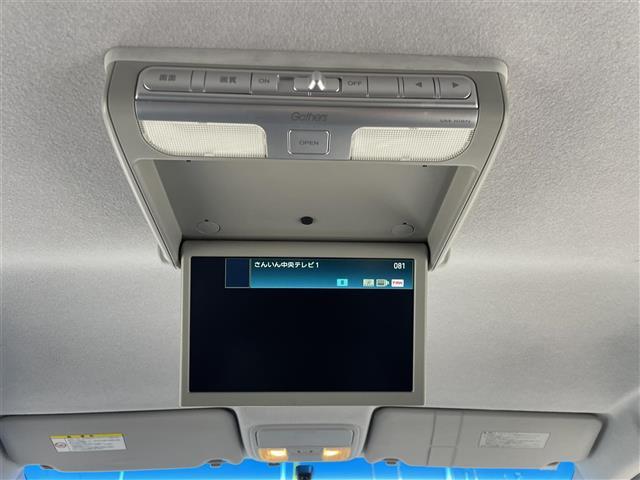 ステップワゴンスパーダ Ｚ　クールスピリット　純正ナビ・フルセグテレビ・バックカメラ・両側パワースライドドア・クルーズコントロール・ウィンカーミラー・パドルシフト・横滑り防止装置・オートライト・ドアバイザー・純正フロアマット・ＥＴＣ・純正ＡＷ（6枚目）