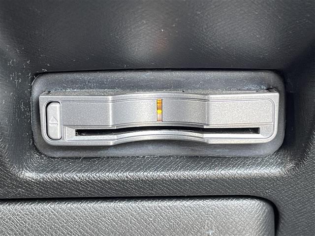 ステップワゴンスパーダ Ｚ　クールスピリット　純正ナビ・フルセグテレビ・バックカメラ・両側パワースライドドア・クルーズコントロール・ウィンカーミラー・パドルシフト・横滑り防止装置・オートライト・ドアバイザー・純正フロアマット・ＥＴＣ・純正ＡＷ（16枚目）