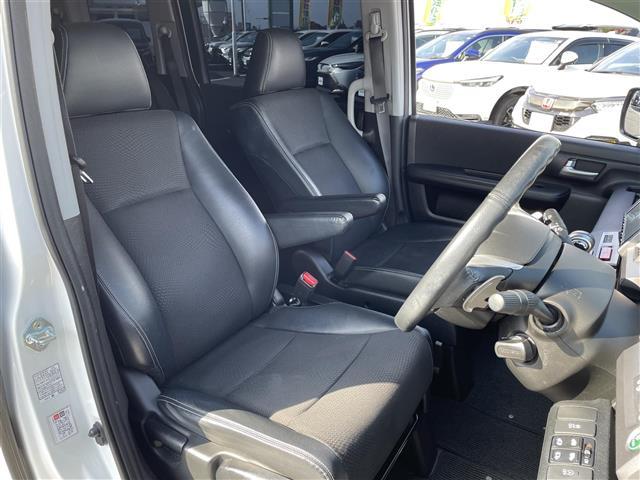 ステップワゴンスパーダ Ｚ　クールスピリット　純正ナビ・フルセグテレビ・バックカメラ・両側パワースライドドア・クルーズコントロール・ウィンカーミラー・パドルシフト・横滑り防止装置・オートライト・ドアバイザー・純正フロアマット・ＥＴＣ・純正ＡＷ（18枚目）