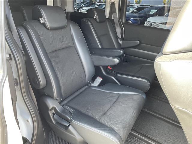 ステップワゴンスパーダ Ｚ　クールスピリット　純正ナビ・フルセグテレビ・バックカメラ・両側パワースライドドア・クルーズコントロール・ウィンカーミラー・パドルシフト・横滑り防止装置・オートライト・ドアバイザー・純正フロアマット・ＥＴＣ・純正ＡＷ（19枚目）