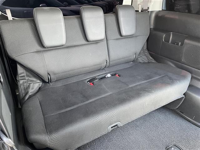 ステップワゴンスパーダ Ｚ　クールスピリット　純正ナビ・フルセグテレビ・バックカメラ・両側パワースライドドア・クルーズコントロール・ウィンカーミラー・パドルシフト・横滑り防止装置・オートライト・ドアバイザー・純正フロアマット・ＥＴＣ・純正ＡＷ（20枚目）