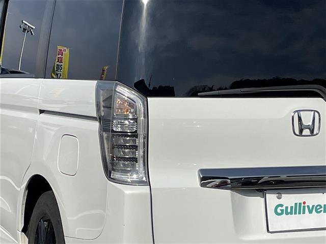 ステップワゴンスパーダ Ｚ　クールスピリット　純正ナビ・フルセグテレビ・バックカメラ・両側パワースライドドア・クルーズコントロール・ウィンカーミラー・パドルシフト・横滑り防止装置・オートライト・ドアバイザー・純正フロアマット・ＥＴＣ・純正ＡＷ（38枚目）