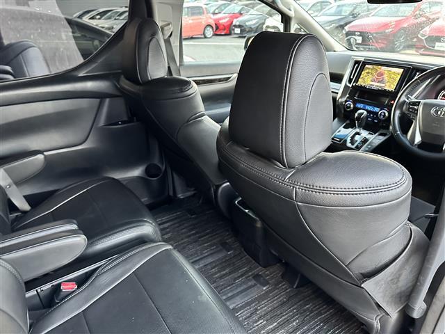 アルファード 2.5S 後席モニター・社外SDナビ・フルセグTV・両側パワスラ・冬用タイヤ・コーナーセンサー・7人乗り・バックカメラ・オットマン・ウィンカーミラー・電格ミラー・LEDヘッドライト・ETC・衝突軽減ブレーキ(19枚目)