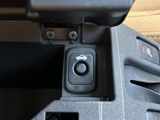 コペン セロ ワンオーナー・電動オープン・マニュアルモード付きAT・アイドリングストップ・オートライト・LEDヘッドライト・フォグランプ・スマートキー・プッシュスタート・横滑り防止装置・ETC・純正16AW・禁煙車(10枚目)