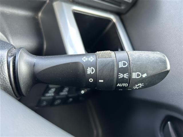 ウェイク Ｌ　レジャーエディションＳＡＩＩ　ワンオーナー・社外ナビ・フルセグテレビ・両側パワースライドドア・シートヒーター・衝突軽減システム・車線逸脱警報・コーナーセンサー・横滑り防止装置・オートライト・スペアキー・フォグランプ・取扱説明書（11枚目）