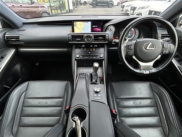 ＩＳ ＩＳ２００ｔ　バージョンＬ　純正ＳＤナビ【Ｂｌｕｅｔｏｏｔｈ／ＣＤ／ＤＶＤ】・クルーズコントロール【追従走行あり】・バックカメラ・オートライト・シートヒーター【Ｄ席／Ｎ席】・衝突被害軽減システム・パワーシート【Ｄ席／Ｎ席】（2枚目）