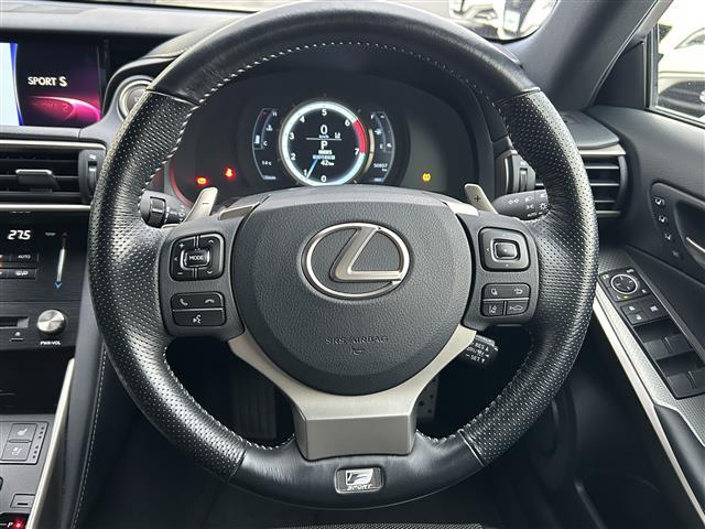 ＩＳ ＩＳ２００ｔ　バージョンＬ　純正ＳＤナビ【Ｂｌｕｅｔｏｏｔｈ／ＣＤ／ＤＶＤ】・クルーズコントロール【追従走行あり】・バックカメラ・オートライト・シートヒーター【Ｄ席／Ｎ席】・衝突被害軽減システム・パワーシート【Ｄ席／Ｎ席】（4枚目）