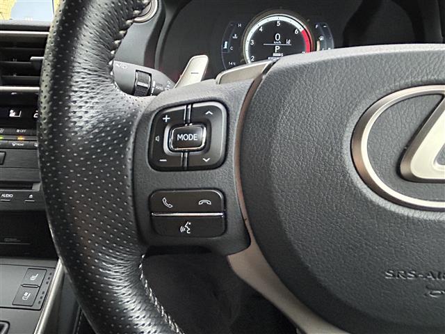 ＩＳ ＩＳ２００ｔ　バージョンＬ　純正ＳＤナビ【Ｂｌｕｅｔｏｏｔｈ／ＣＤ／ＤＶＤ】・クルーズコントロール【追従走行あり】・バックカメラ・オートライト・シートヒーター【Ｄ席／Ｎ席】・衝突被害軽減システム・パワーシート【Ｄ席／Ｎ席】（11枚目）