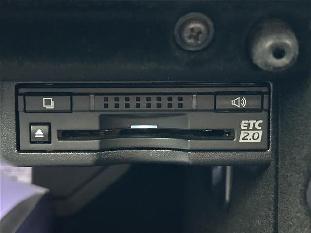 ＩＳ ＩＳ２００ｔ　バージョンＬ　純正ＳＤナビ【Ｂｌｕｅｔｏｏｔｈ／ＣＤ／ＤＶＤ】・クルーズコントロール【追従走行あり】・バックカメラ・オートライト・シートヒーター【Ｄ席／Ｎ席】・衝突被害軽減システム・パワーシート【Ｄ席／Ｎ席】（17枚目）