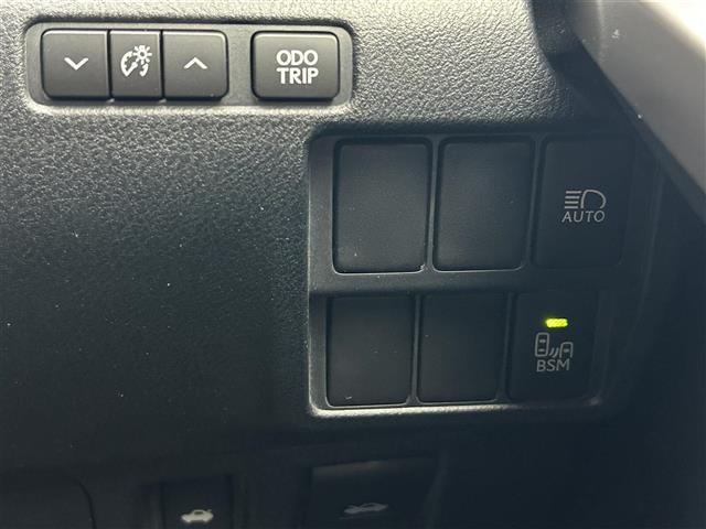 ＩＳ ＩＳ２００ｔ　バージョンＬ　純正ＳＤナビ【Ｂｌｕｅｔｏｏｔｈ／ＣＤ／ＤＶＤ】・クルーズコントロール【追従走行あり】・バックカメラ・オートライト・シートヒーター【Ｄ席／Ｎ席】・衝突被害軽減システム・パワーシート【Ｄ席／Ｎ席】（18枚目）