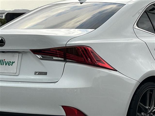 ＩＳ ＩＳ２００ｔ　バージョンＬ　純正ＳＤナビ【Ｂｌｕｅｔｏｏｔｈ／ＣＤ／ＤＶＤ】・クルーズコントロール【追従走行あり】・バックカメラ・オートライト・シートヒーター【Ｄ席／Ｎ席】・衝突被害軽減システム・パワーシート【Ｄ席／Ｎ席】（39枚目）